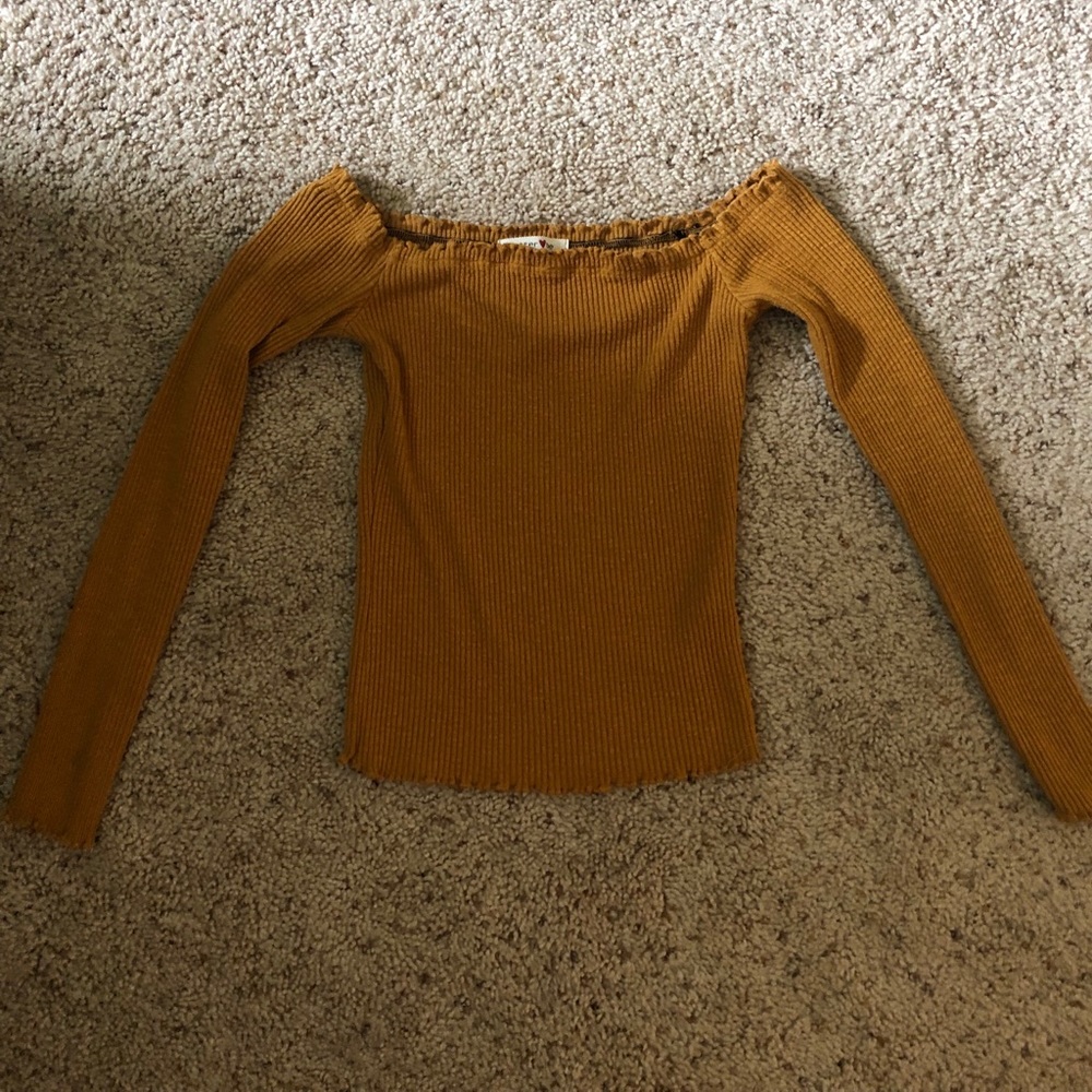 Off the shoulder Crop top